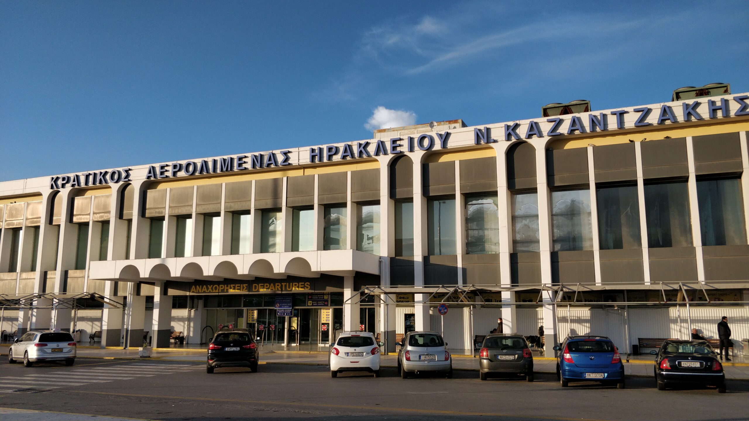 Crete transfer prices private airport pickup vehicle